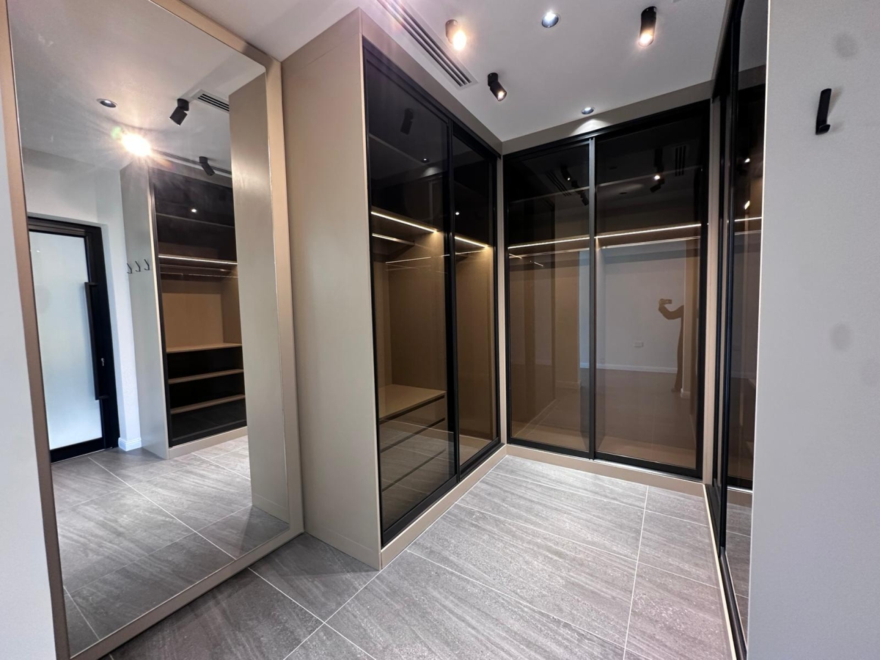 property 7776 image 6