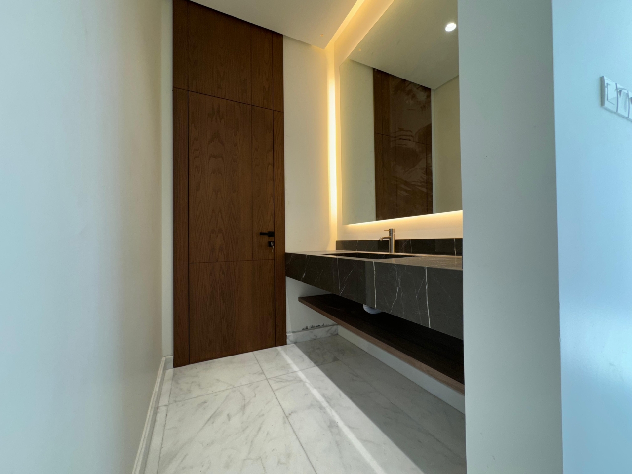 property 7782 image 4