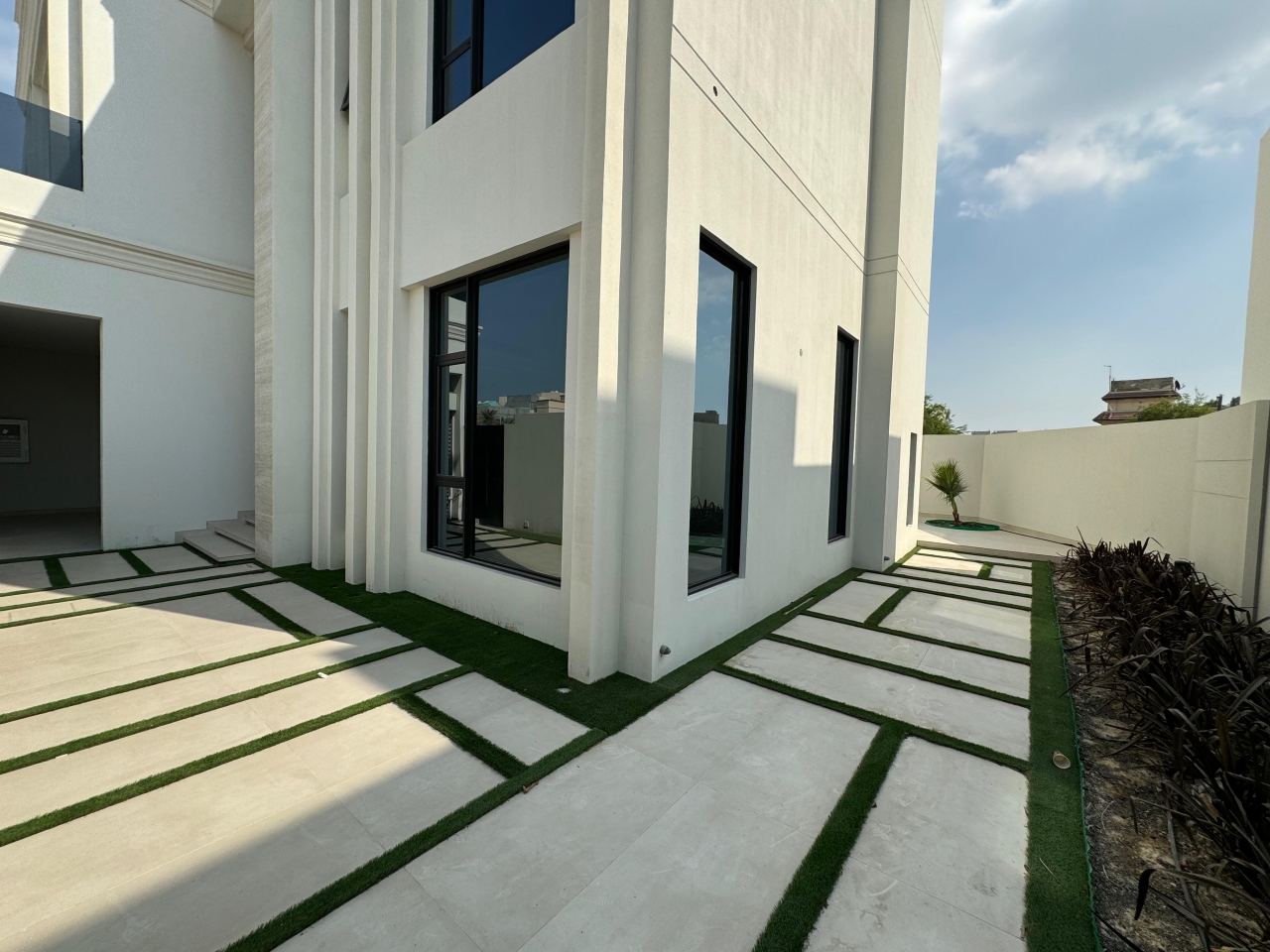 property 7782 image 1