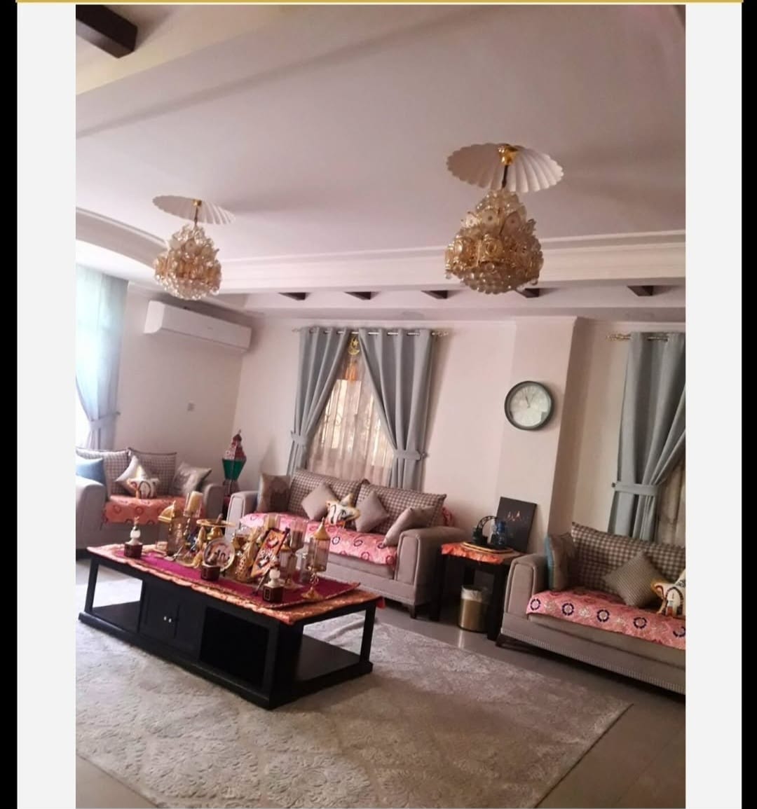 property 7799 image 3