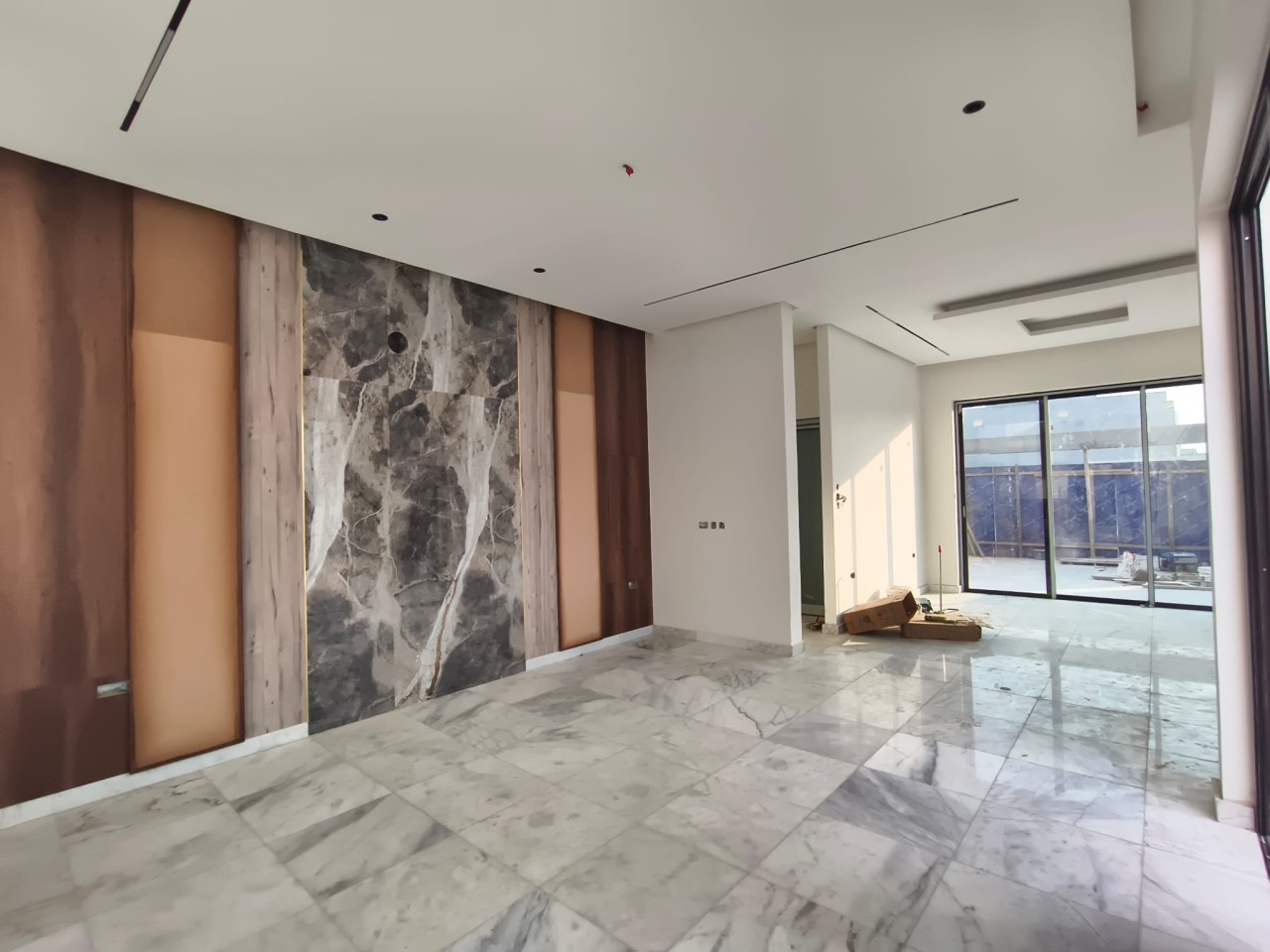 property 7804 image 0
