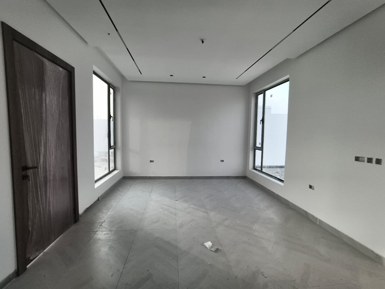 property 7804 image 4