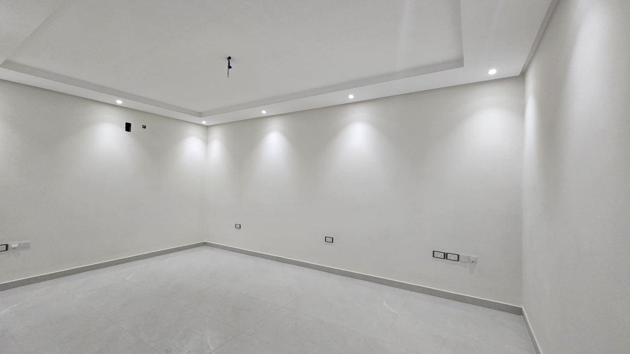 property 7816 image 0