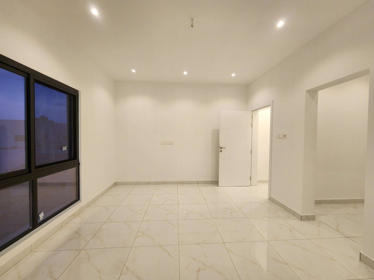 property 7822 image 3