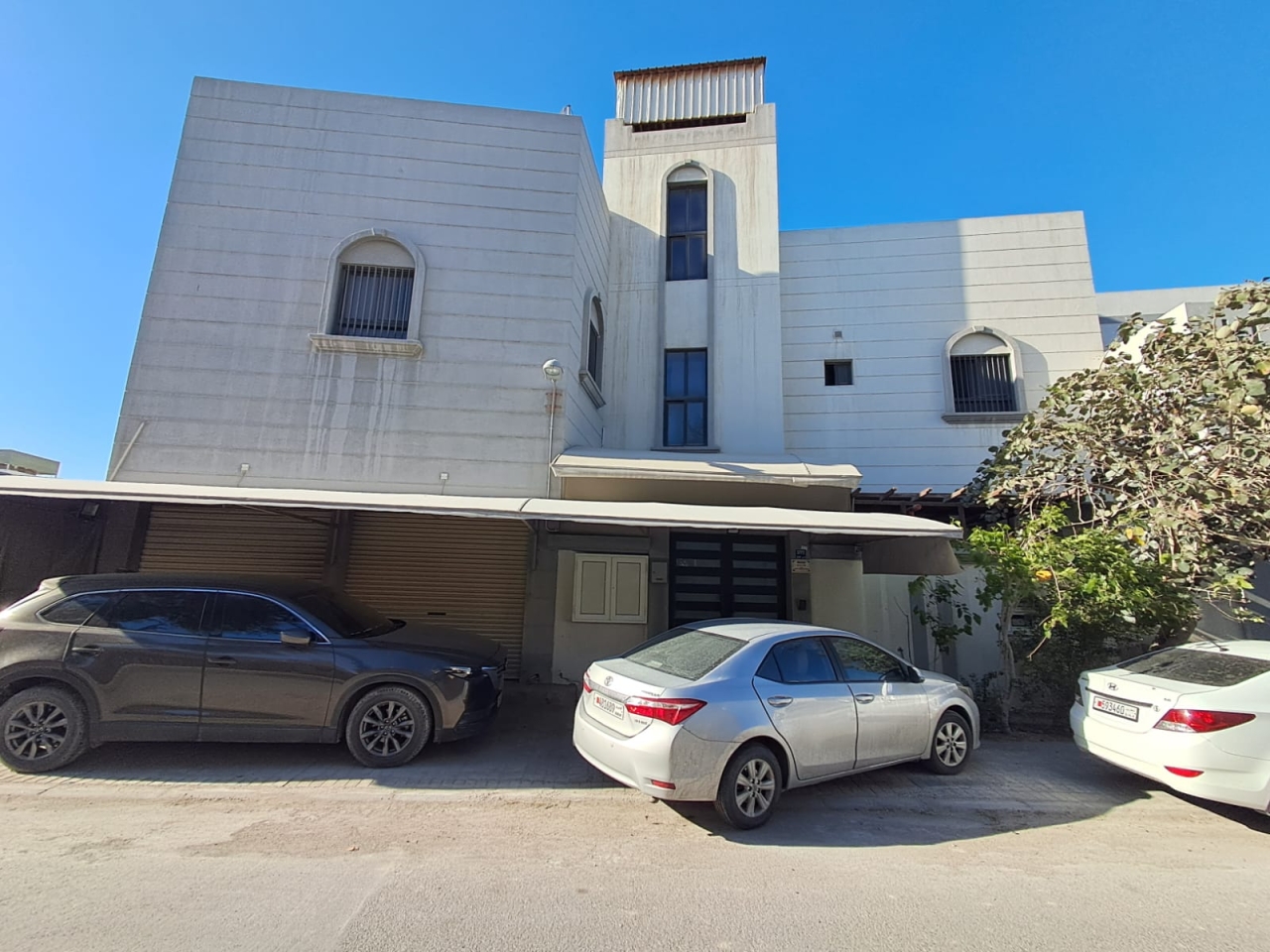 property 7835 image 0