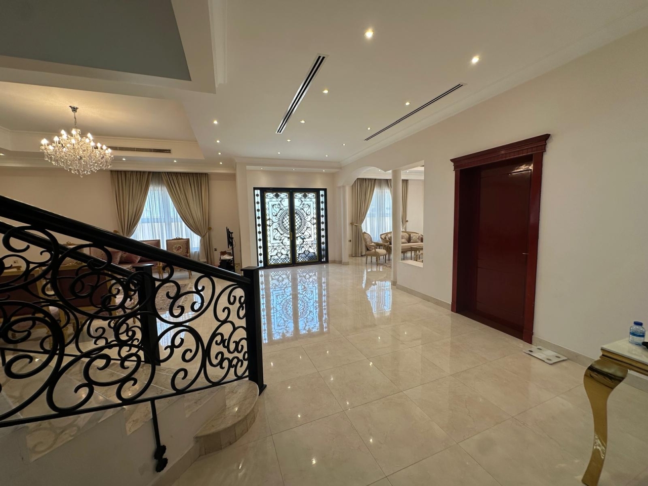 property 7996 image 2