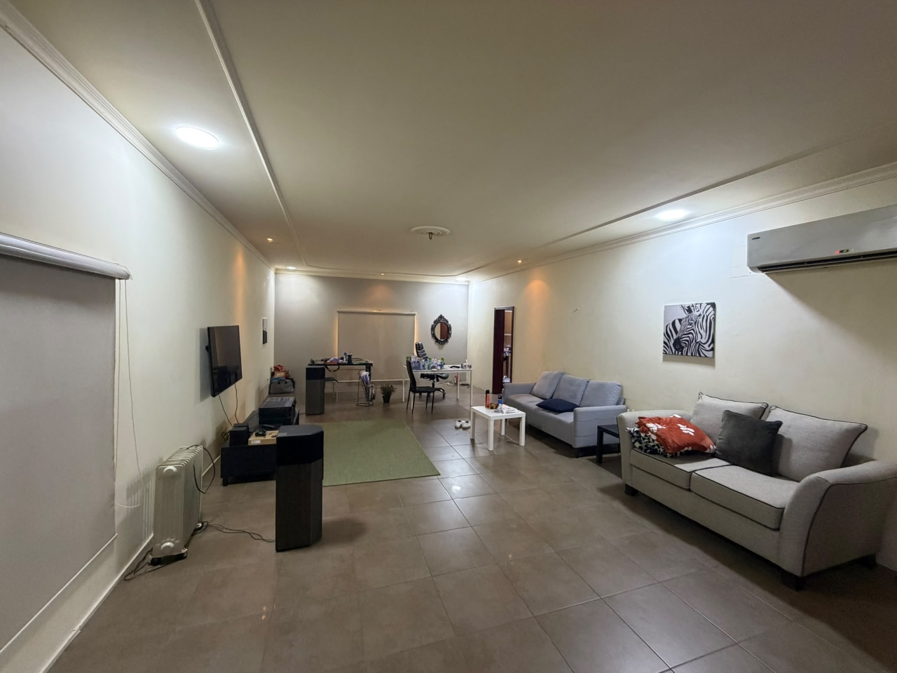property 8015 image 0