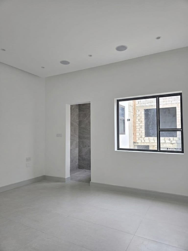 property 8016 image 3