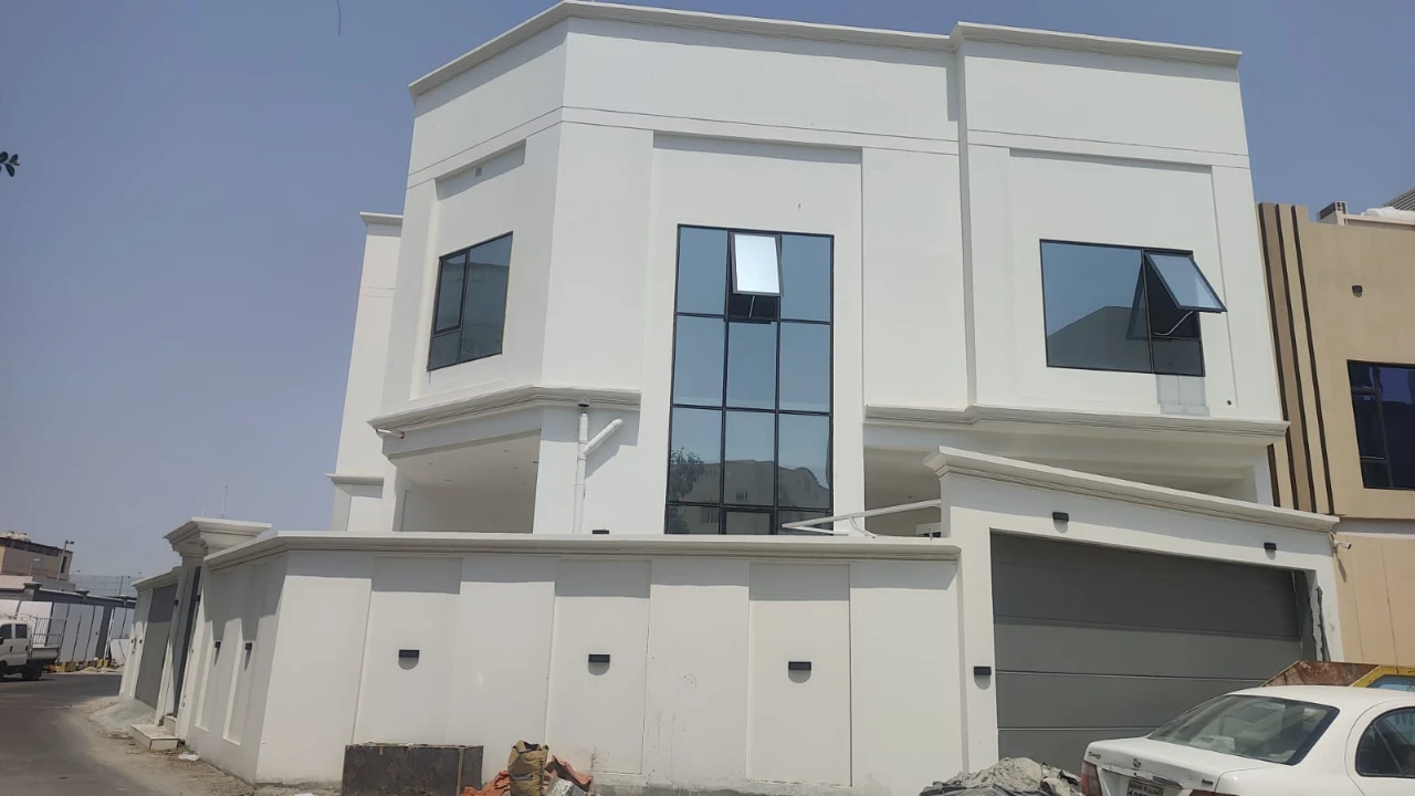 property 8205 image 0