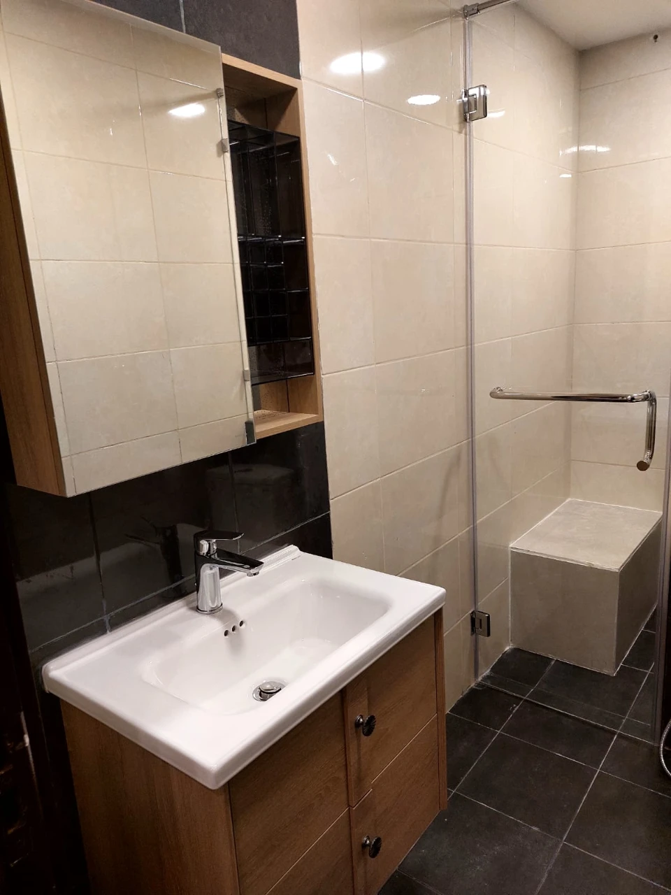 property 8270 image 3