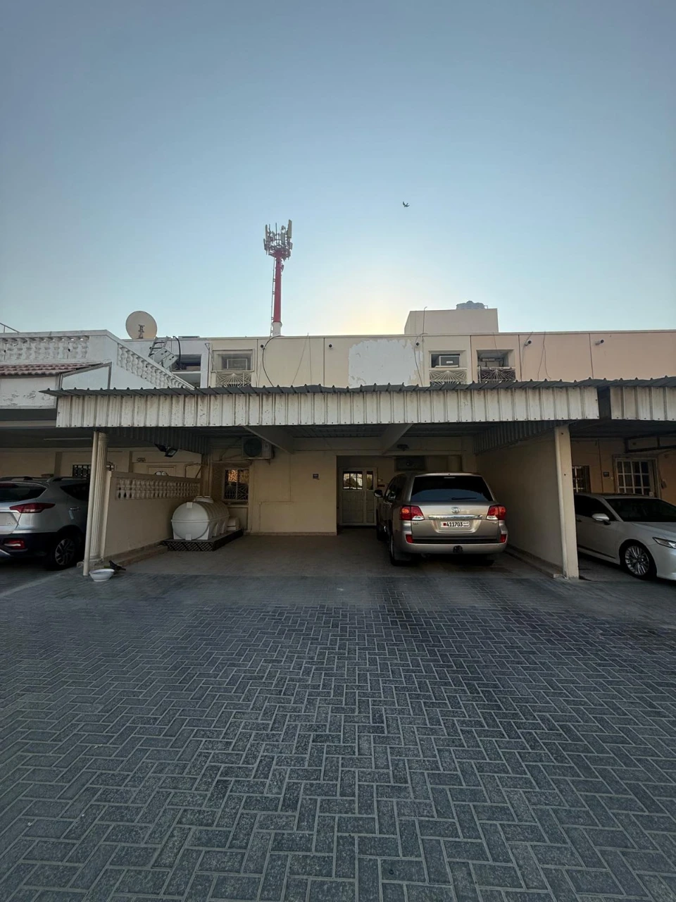 property 8283 image 0