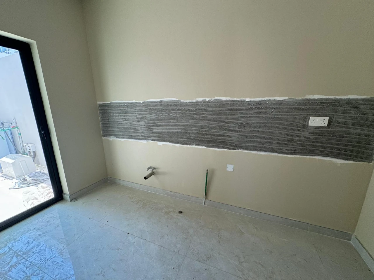 property 8303 image 8