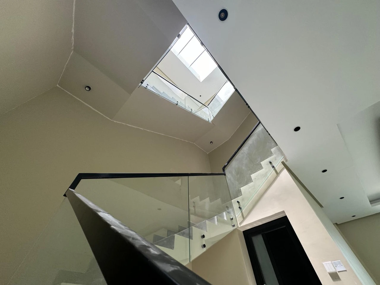 property 8303 image 9