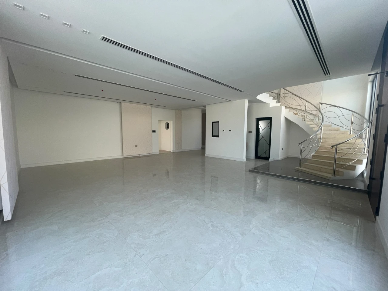 property 8335 image 0