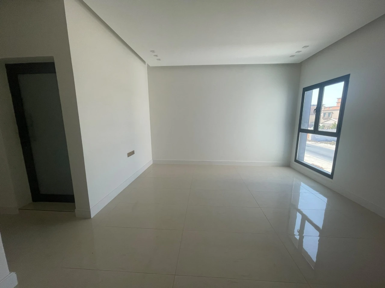 property 8335 image 4